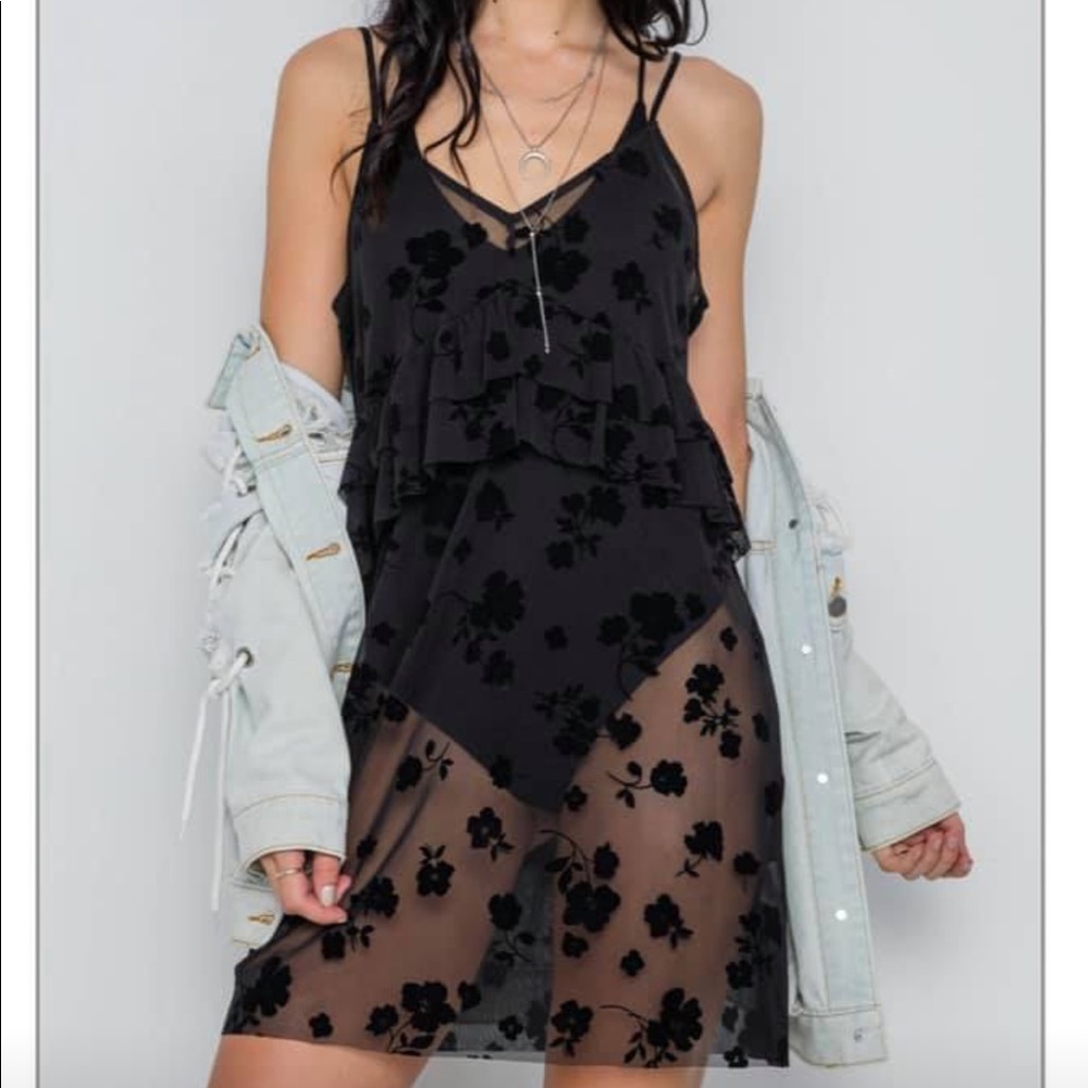 BLACK LACY BABYDOLL DRESS